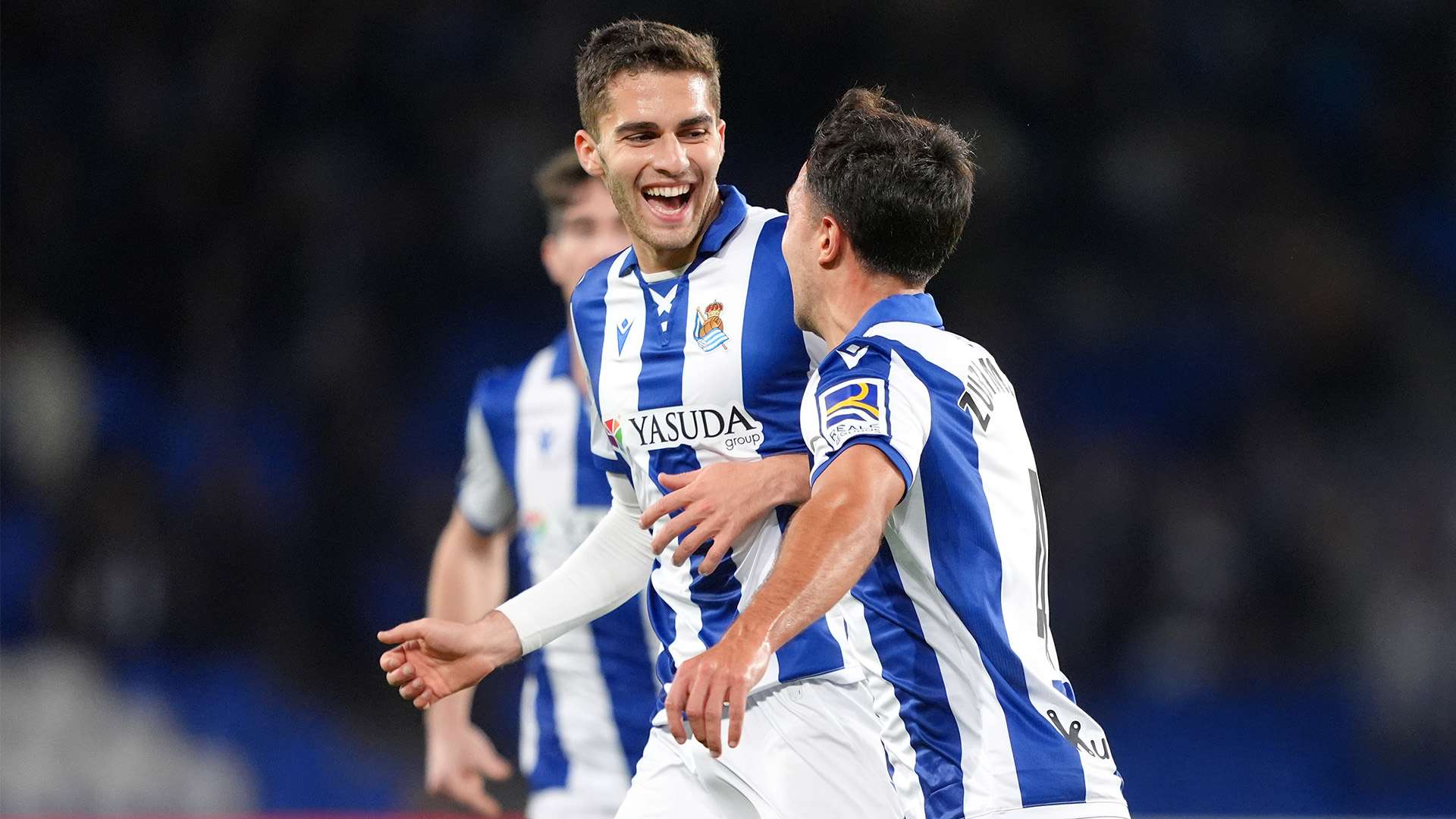 滕哈赫执教辉煌：揽八冠荣耀，曼联2冠+荷甲3冠